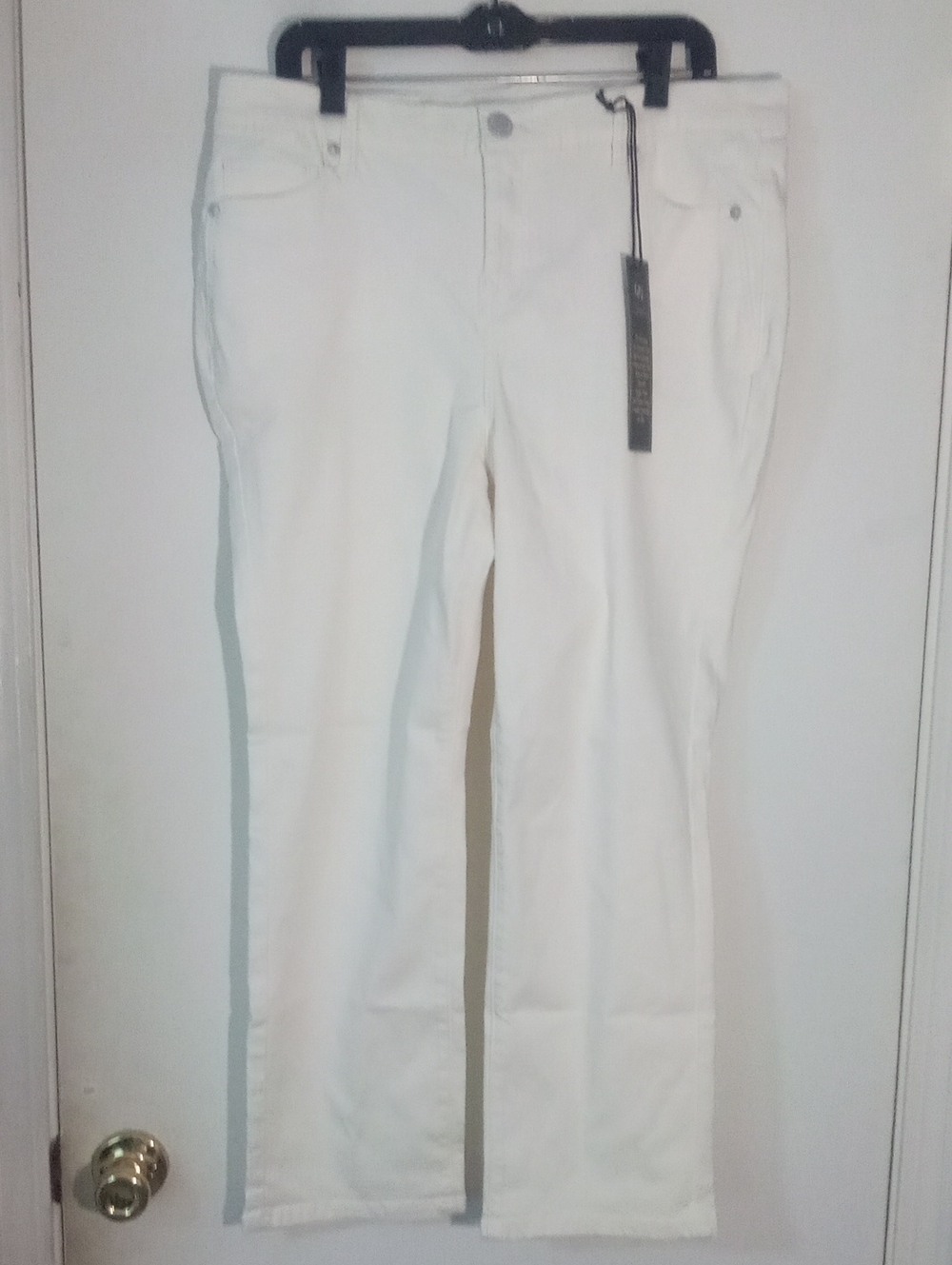 * Dg2 By Diane Gilman Stretch Waistband White Straight-Leg Jeans 16 PW NWT $79